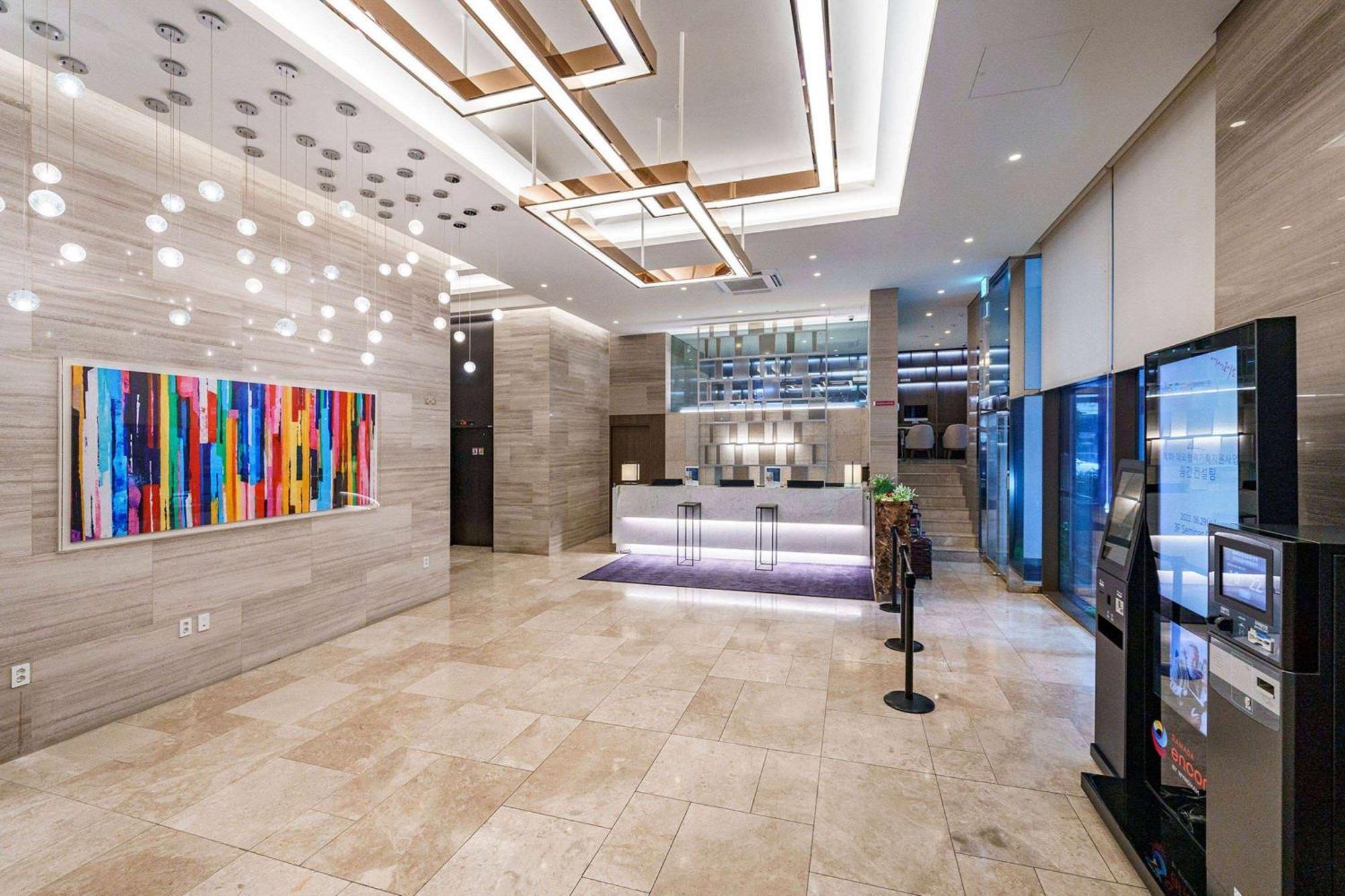 Ramada Encore By Wyndham Busan Station Exterior foto