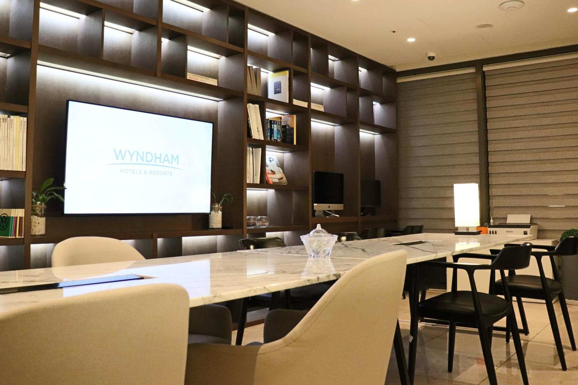 Ramada Encore By Wyndham Busan Station Exterior foto