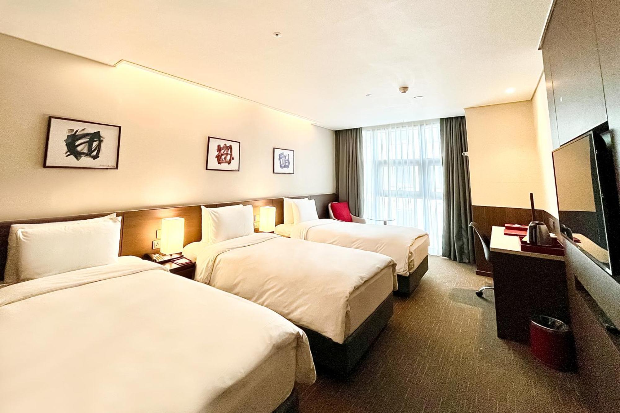 Ramada Encore By Wyndham Busan Station Exterior foto