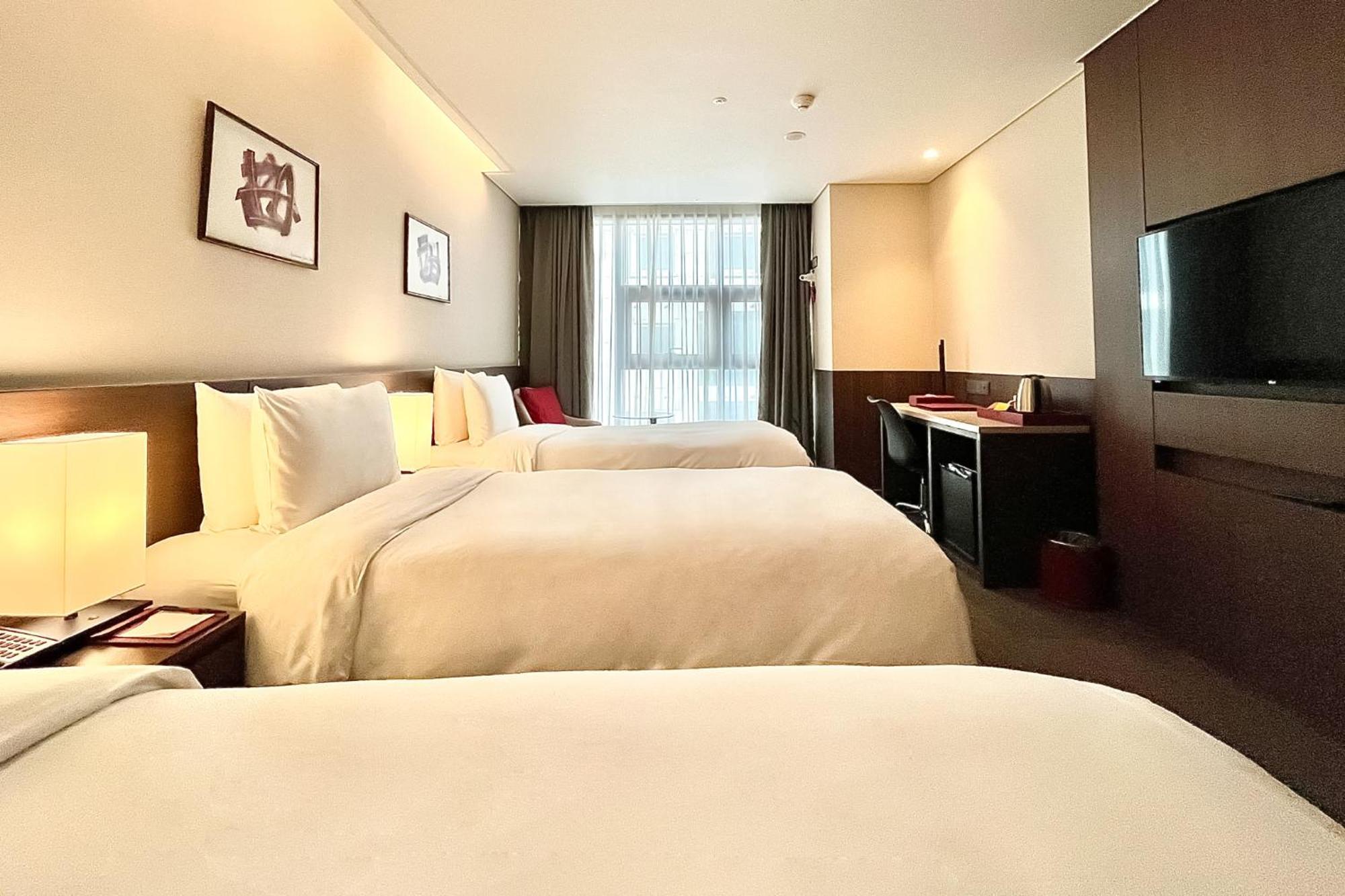 Ramada Encore By Wyndham Busan Station Exterior foto