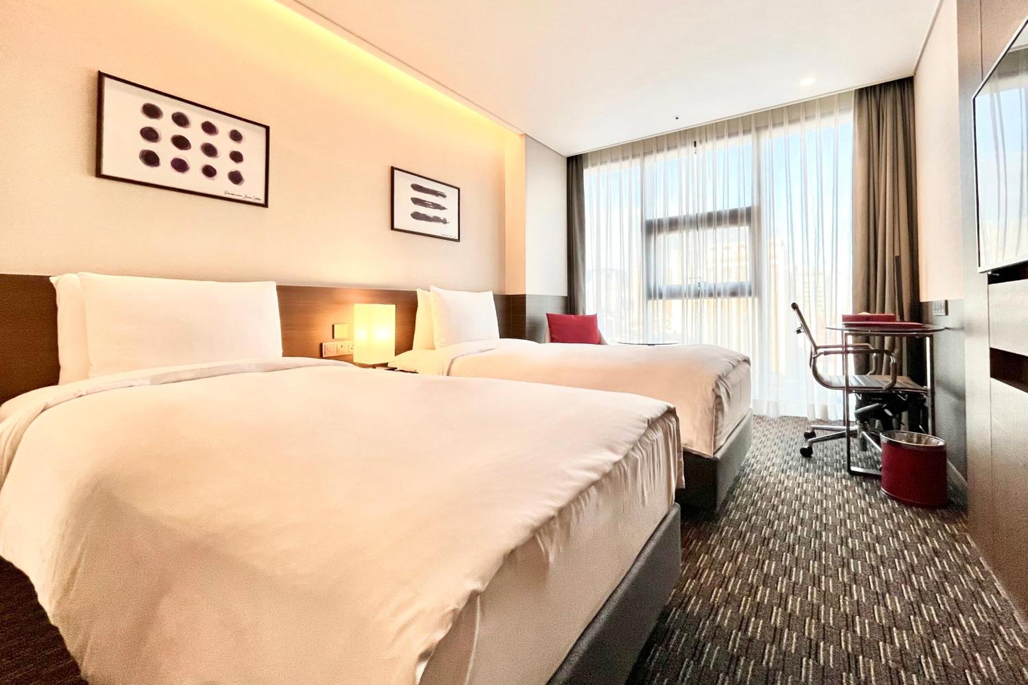 Ramada Encore By Wyndham Busan Station Exterior foto
