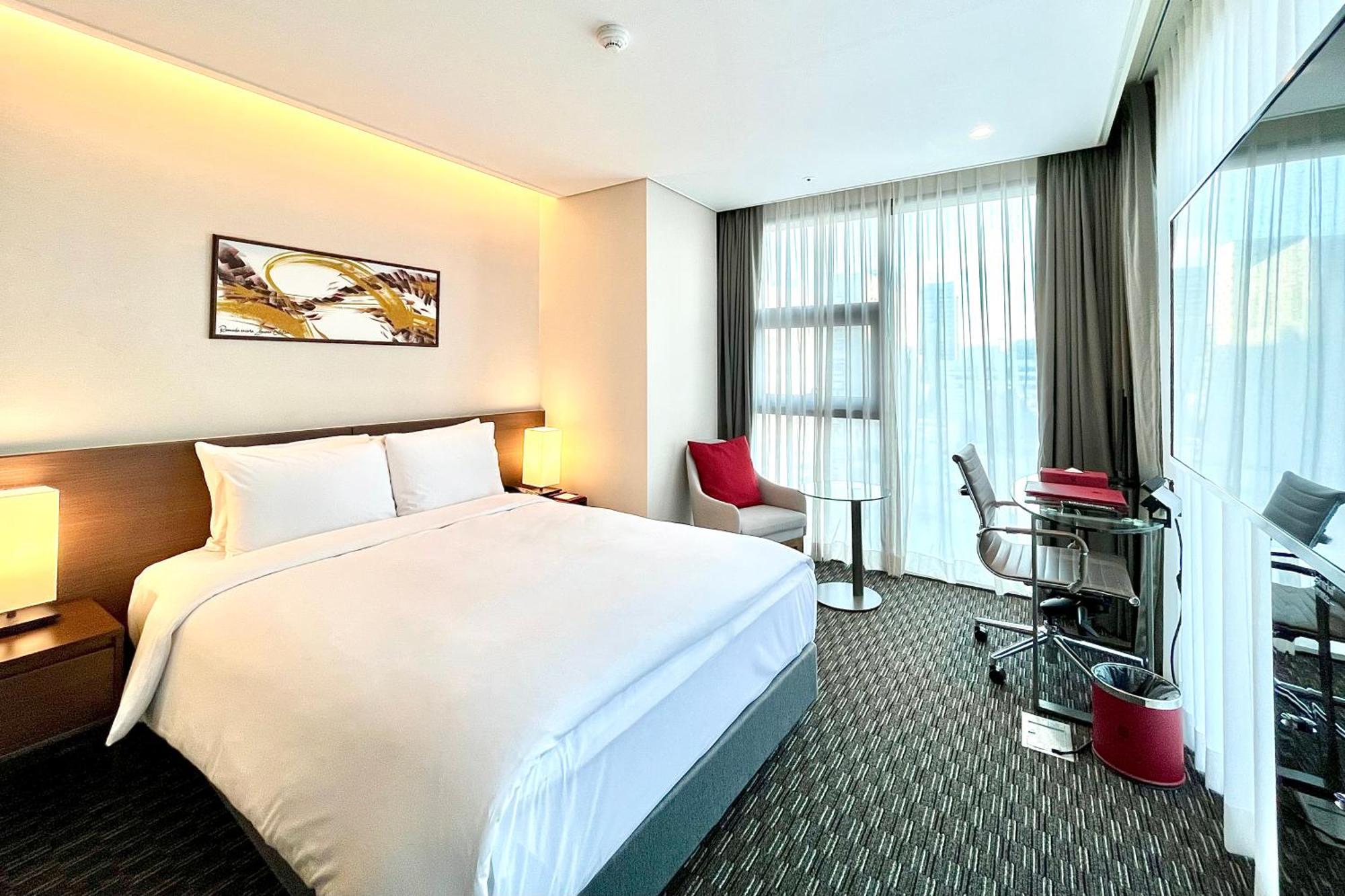 Ramada Encore By Wyndham Busan Station Exterior foto