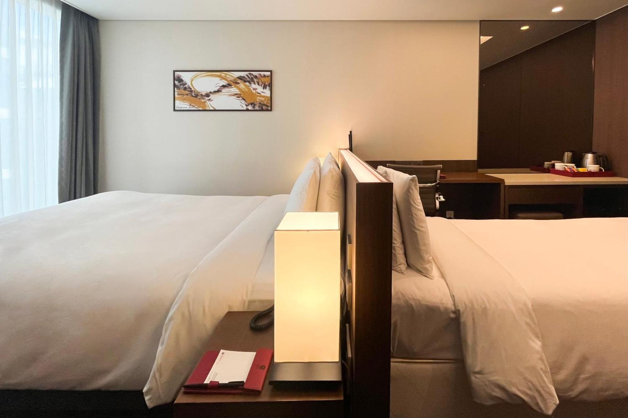 Ramada Encore By Wyndham Busan Station Exterior foto