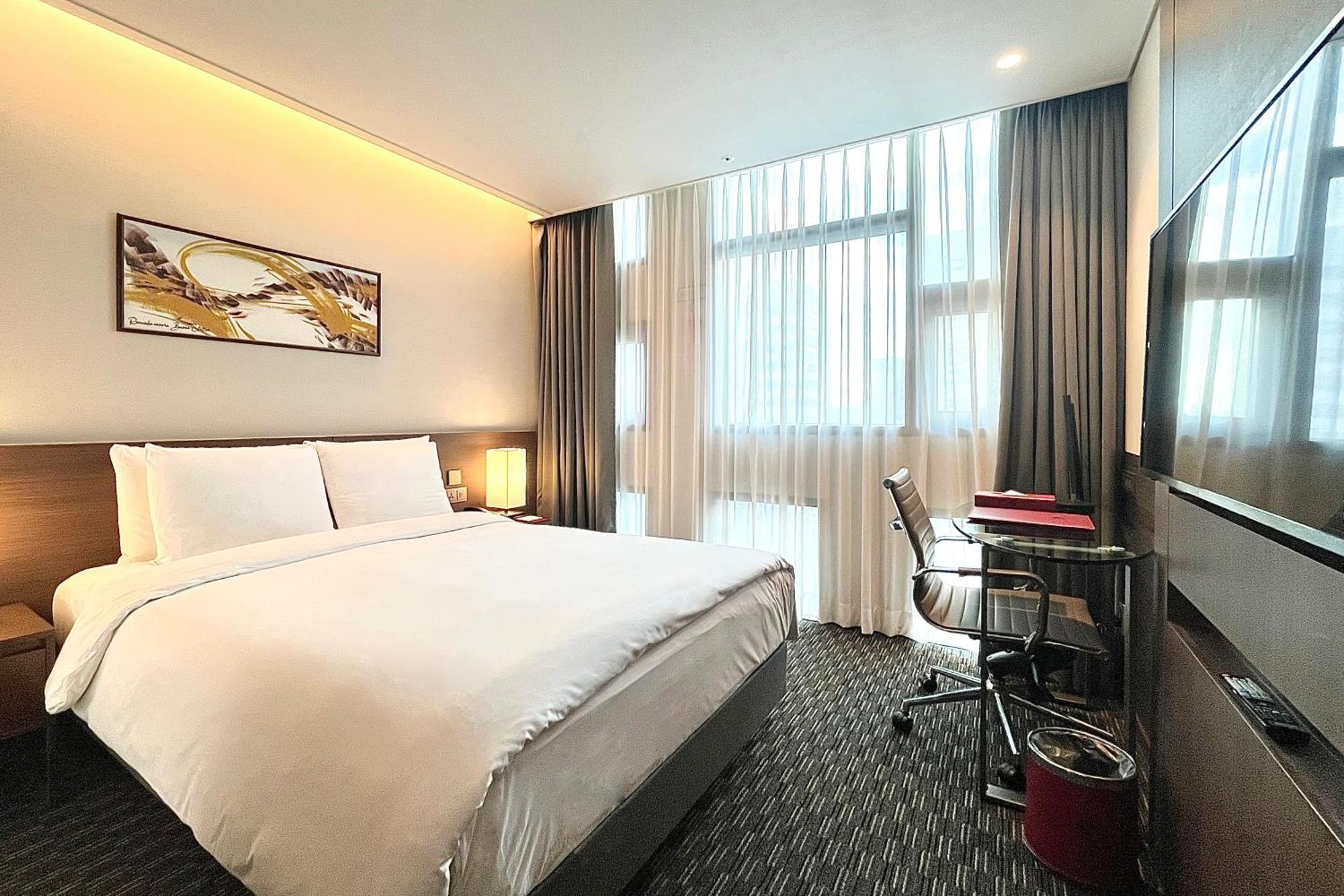 Ramada Encore By Wyndham Busan Station Exterior foto