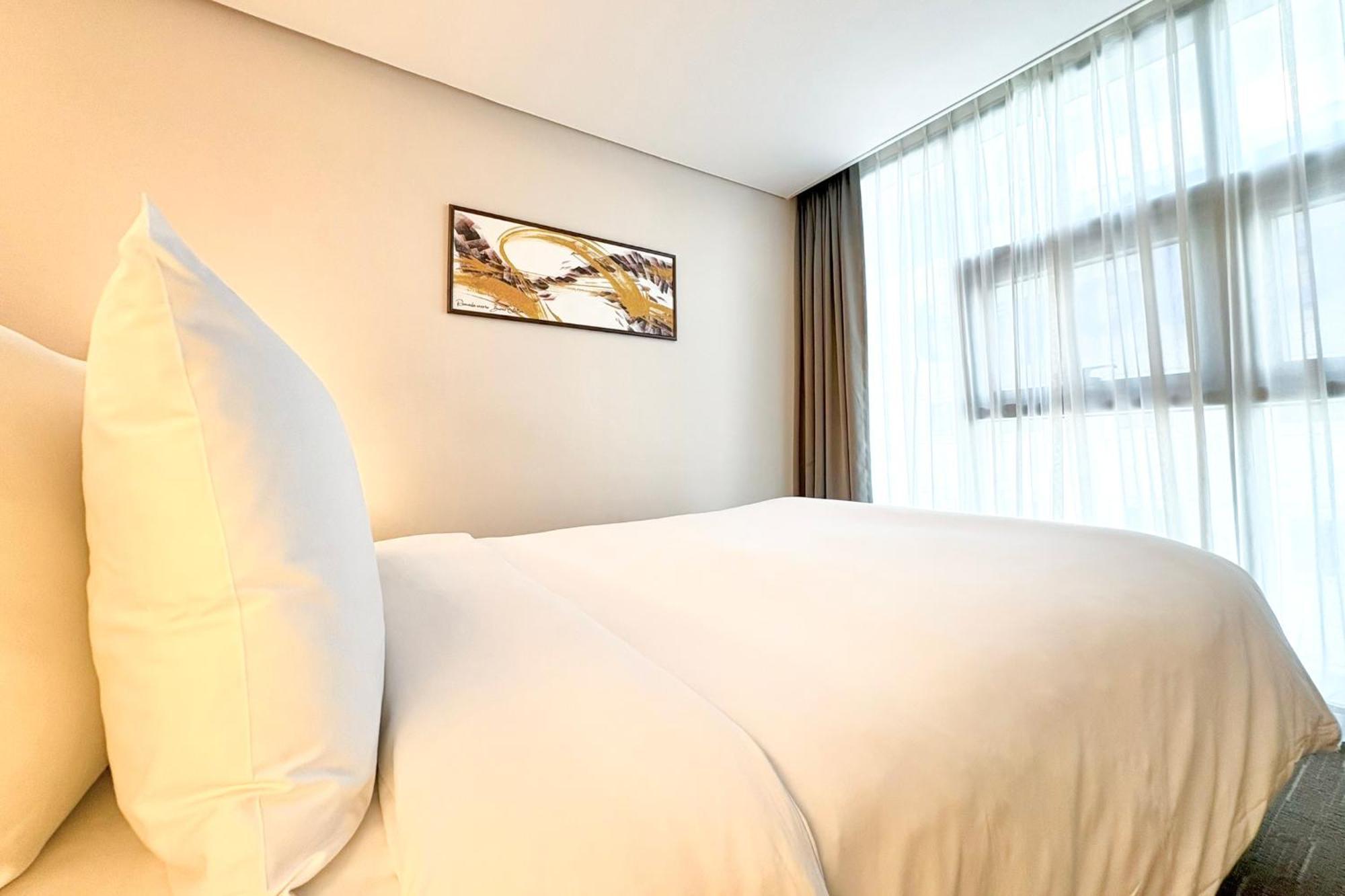 Ramada Encore By Wyndham Busan Station Exterior foto